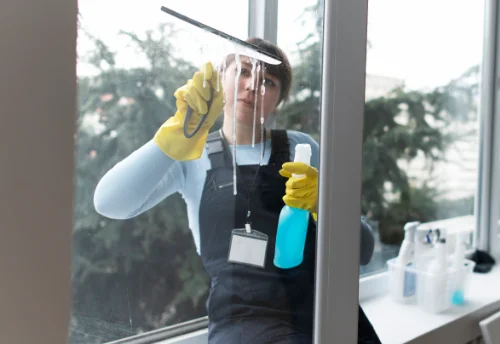 Nettoyage de vitres intérieures et extérieures à Simplé